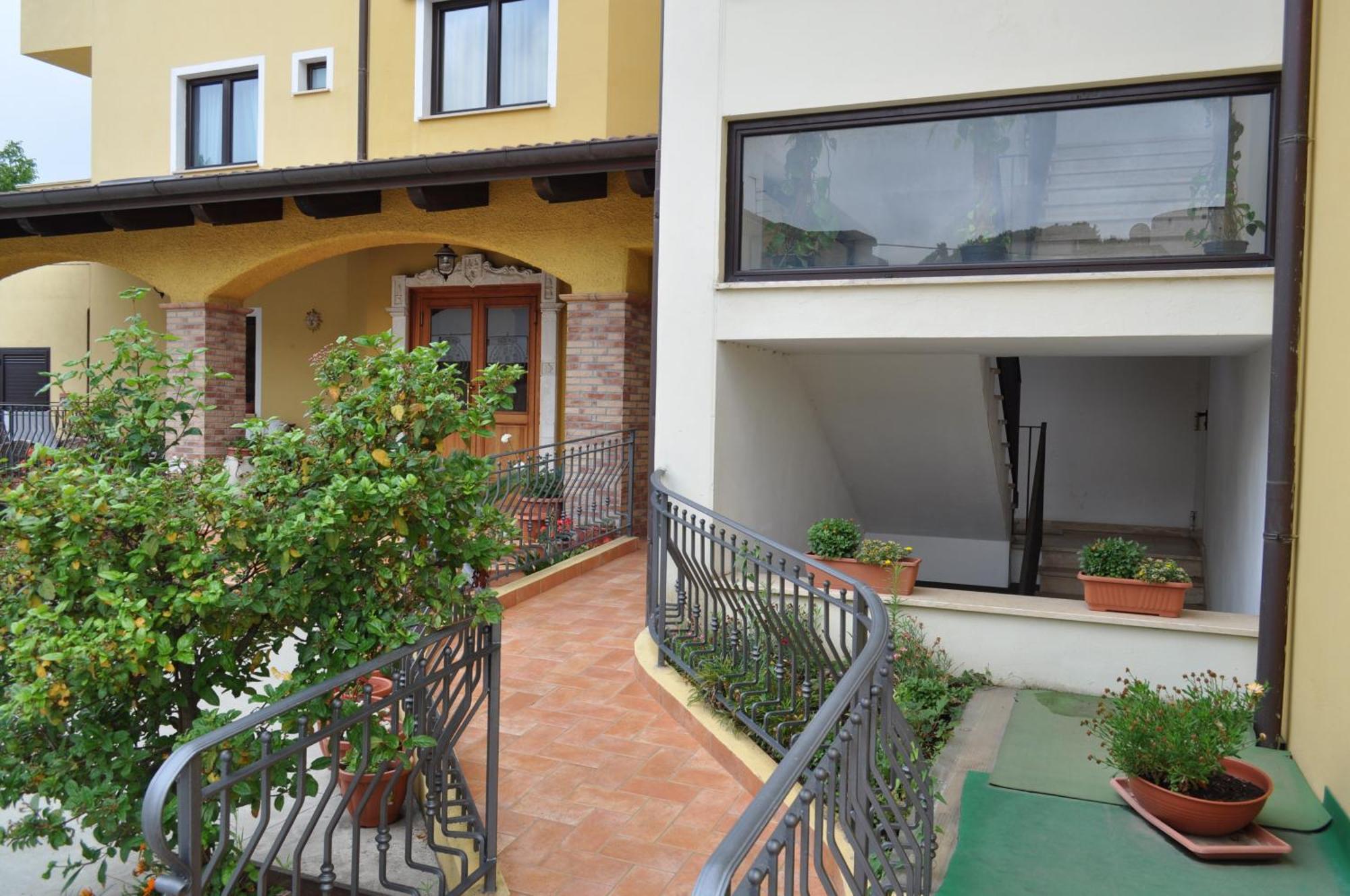 Hotel Duca Di Calabria Serra San Bruno Exterior photo