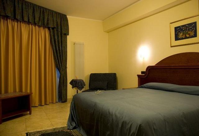 Hotel Duca Di Calabria Serra San Bruno Exterior photo